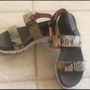 Comfy sneaker sandals!